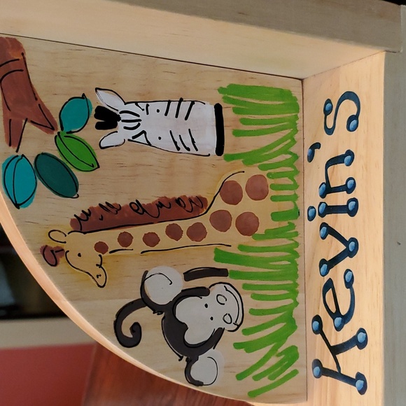Hand Painted "Jungle Theme" Wooden Bookends - Personalized "Kevins' Books" - Picture 2 of 11
